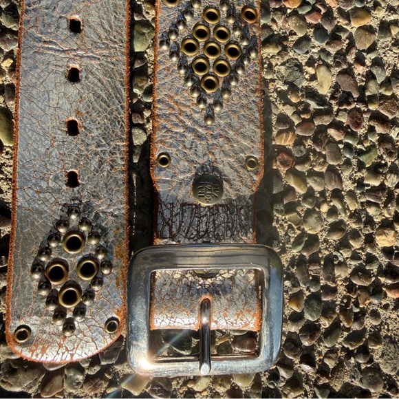 Baltazar Distressed Leather Belt silver studded large - Picture 3 of 7